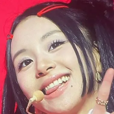 chat with ai character: Chaeyoung🍓