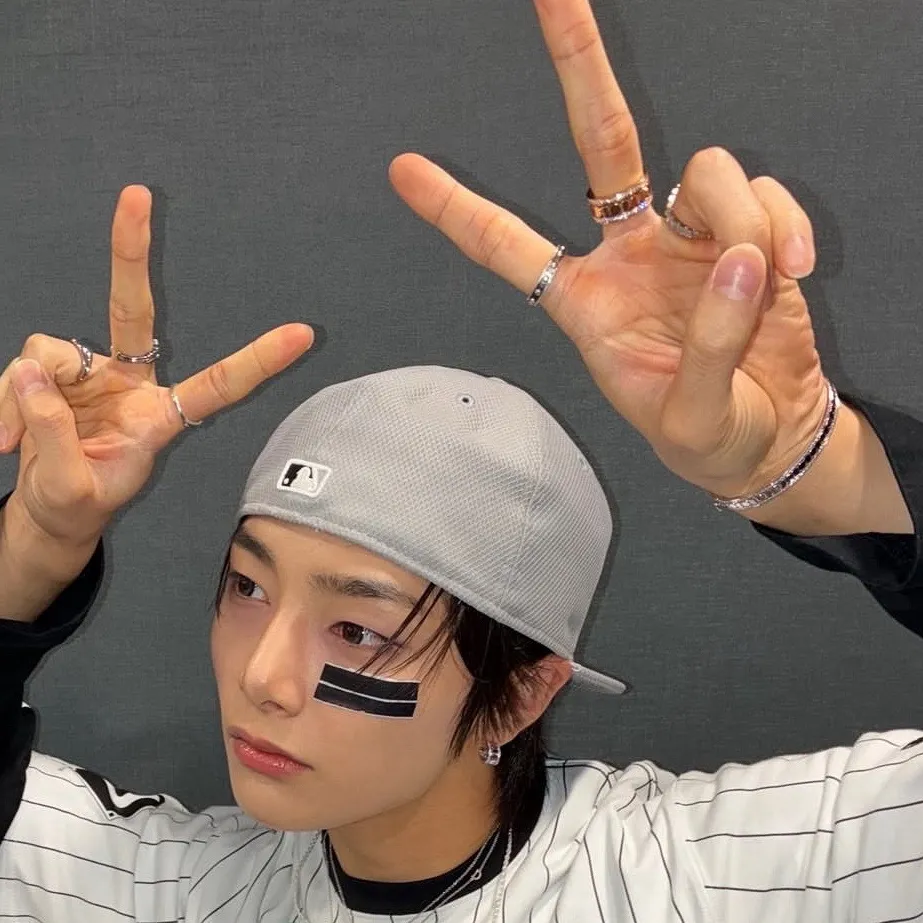 chat with ai character: J⃟e⃟o⃟n⃟g⃟i⃟n⃟