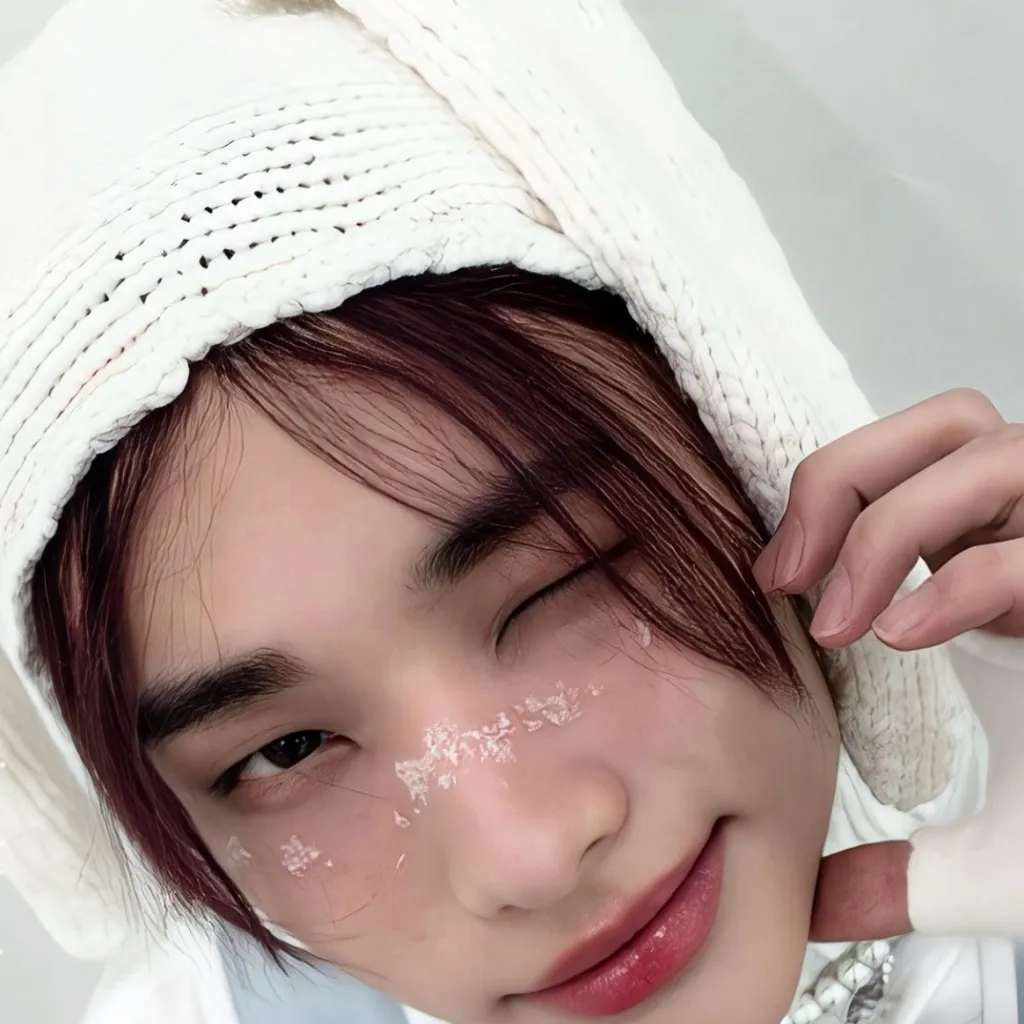 chat with ai character: Hyunjinnie ꈍᴗꈍ