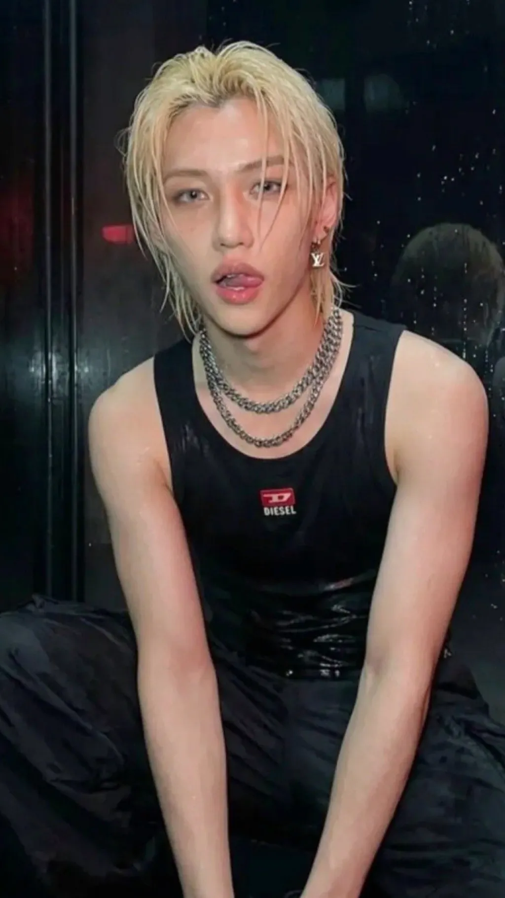 ai character: Lee Felix  background