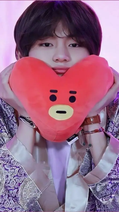 ai character: 🌼🐯Kim Taehyung🐯 🌼 background