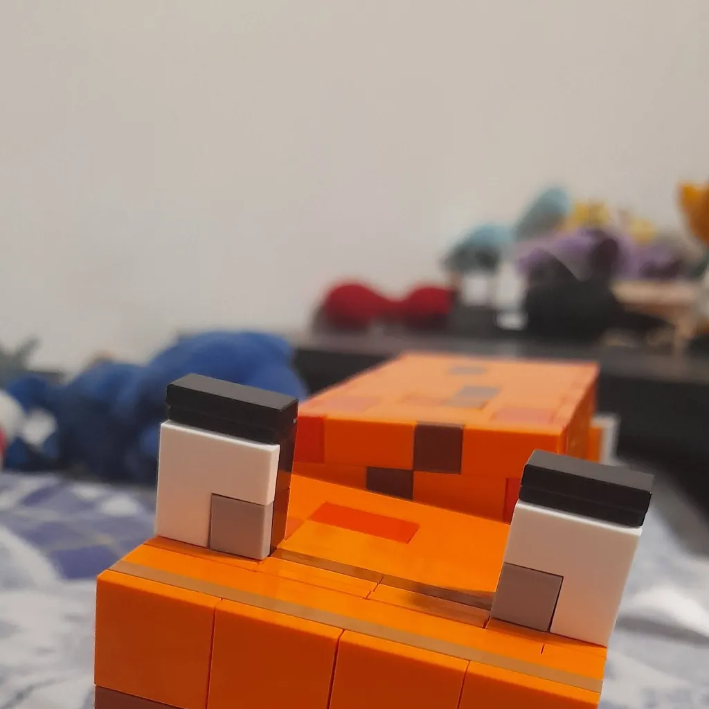 chat with ai character: LEGO minecraft fox