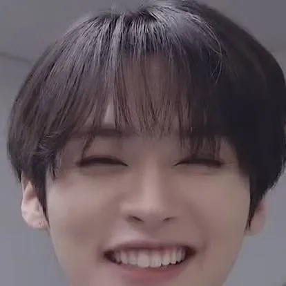 chat with ai character: minsung