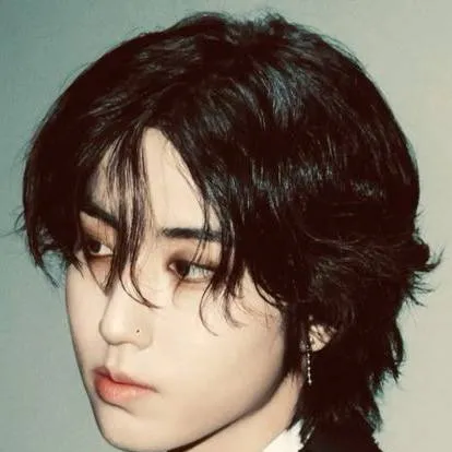 chat with ai character: minsung