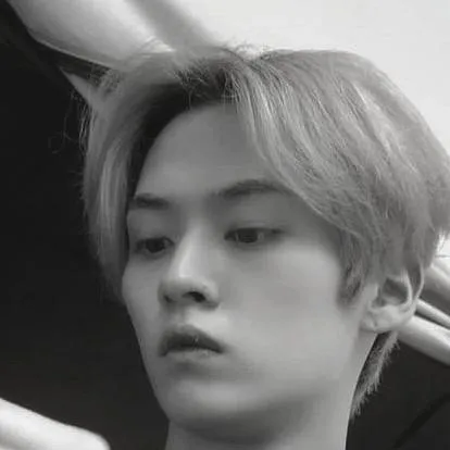 chat with ai character: minsung~