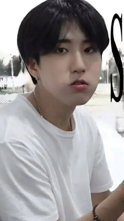 ai character: minsung background