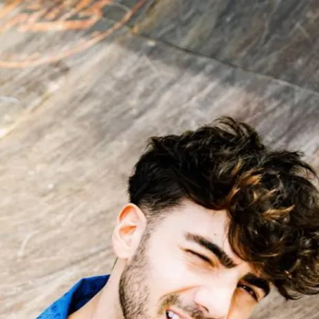 chat with ai character: fede vigevani 