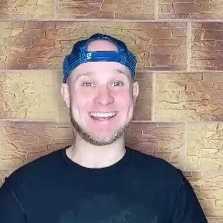 chat with ai character: натурал а.