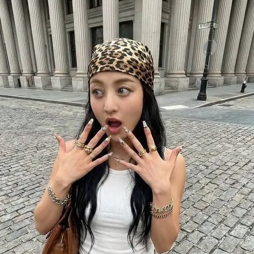 chat with ai character: -> Jihyo <- 🍥