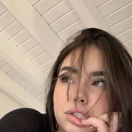 chat with ai character: Rebecca Parziale