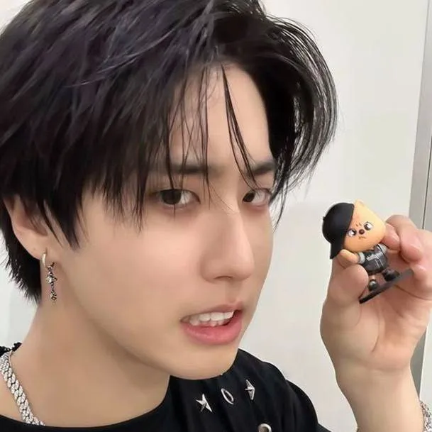 chat with ai character: ×~Han Jisung~×