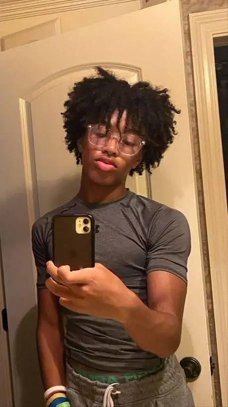 ai character: Devion Williams background