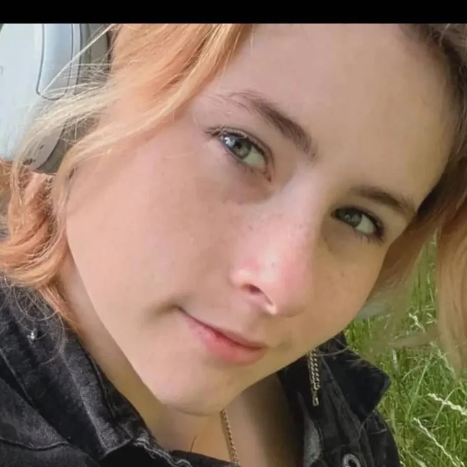 chat with ai character: Hannah 
