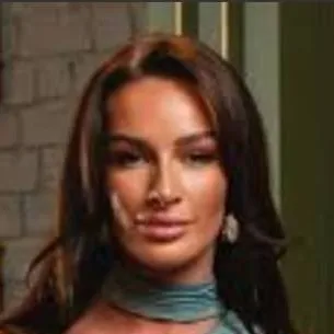 chat with ai character: Rebecca Fenney