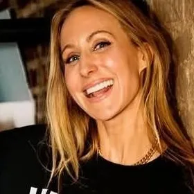 chat with ai character: Nikki Glazer