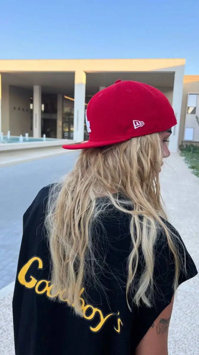 ai character: Juana Levatis background