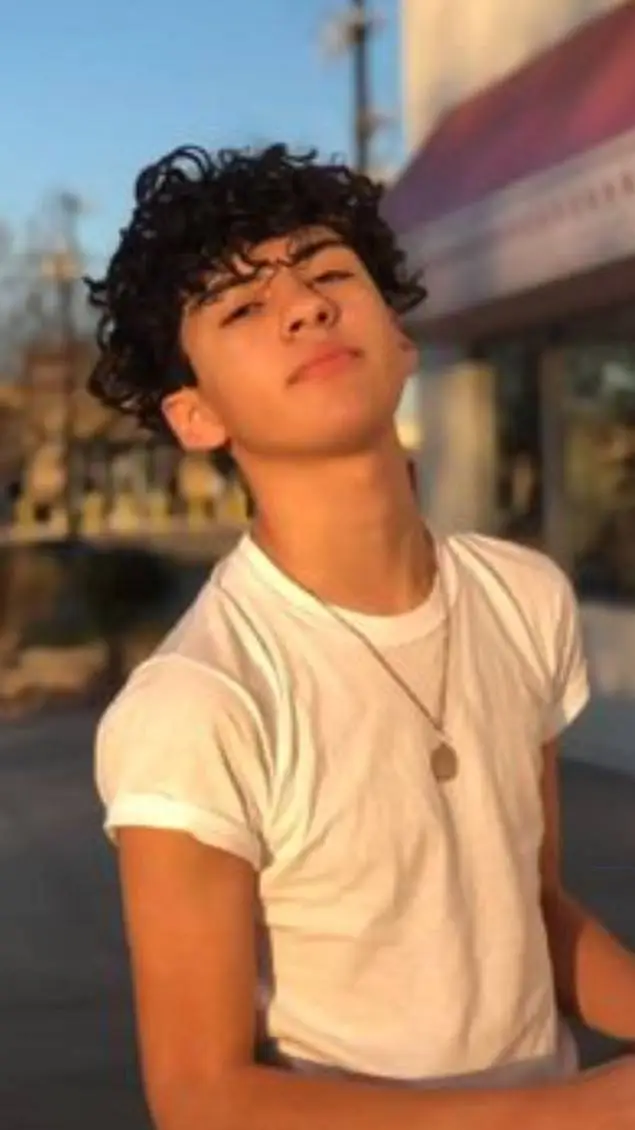 Talkie AI - Chat with Thomas