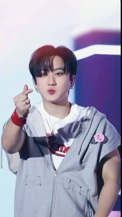 ai character: SKZ creep pt. ?? background
