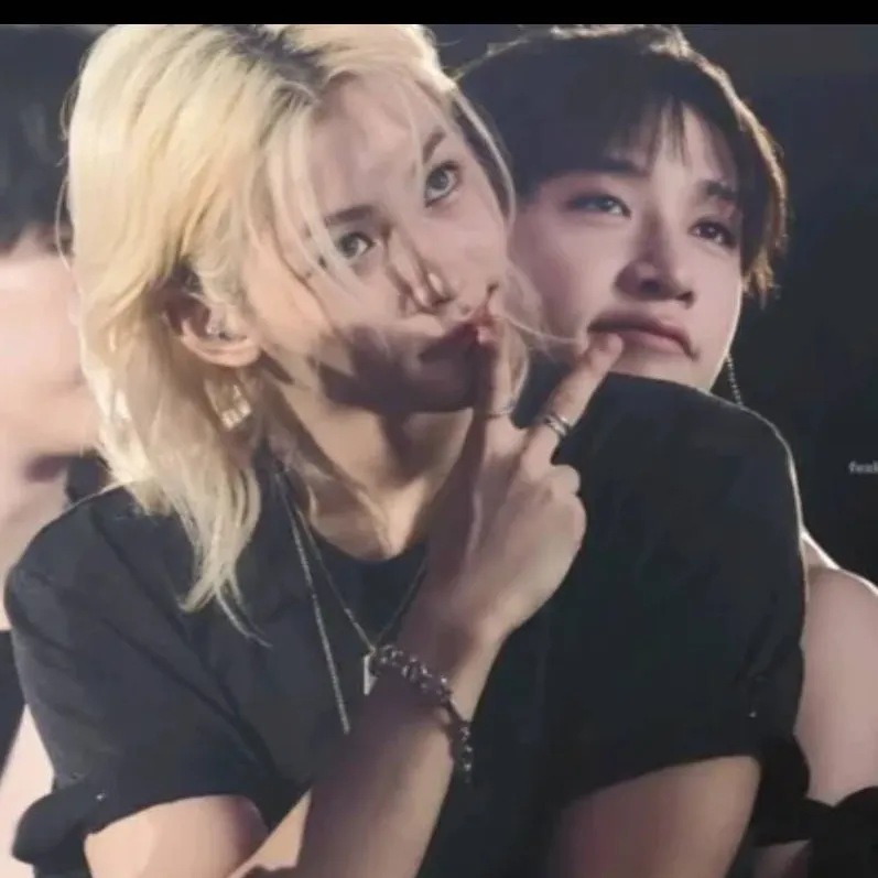 chat with ai character: SKZ creep :)