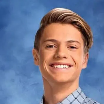 chat with ai character: Henry danger