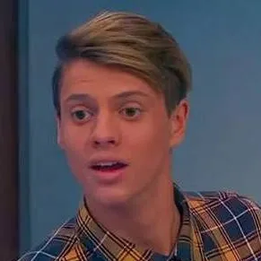 chat with ai character: Henry danger