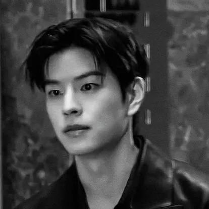 chat with ai character: Kim seungmin