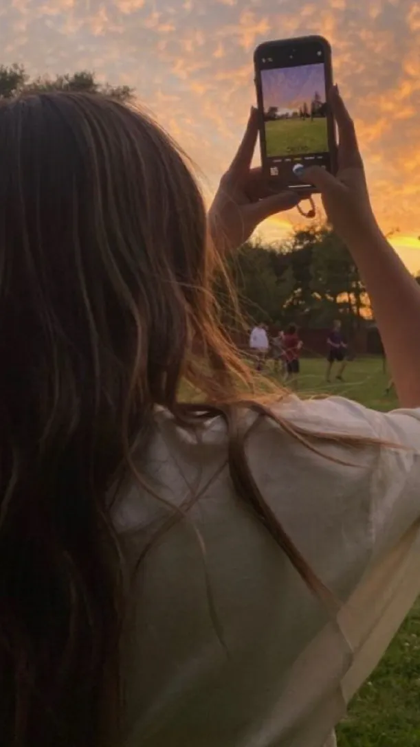 ai character: Emari background