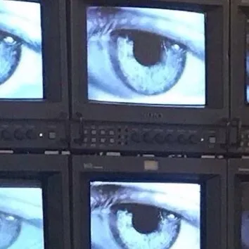 chat with ai character: Titan duo