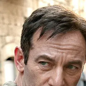 chat with ai character: Jason Isaacs