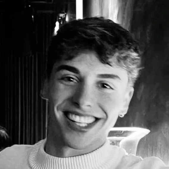 chat with ai character: Miquel