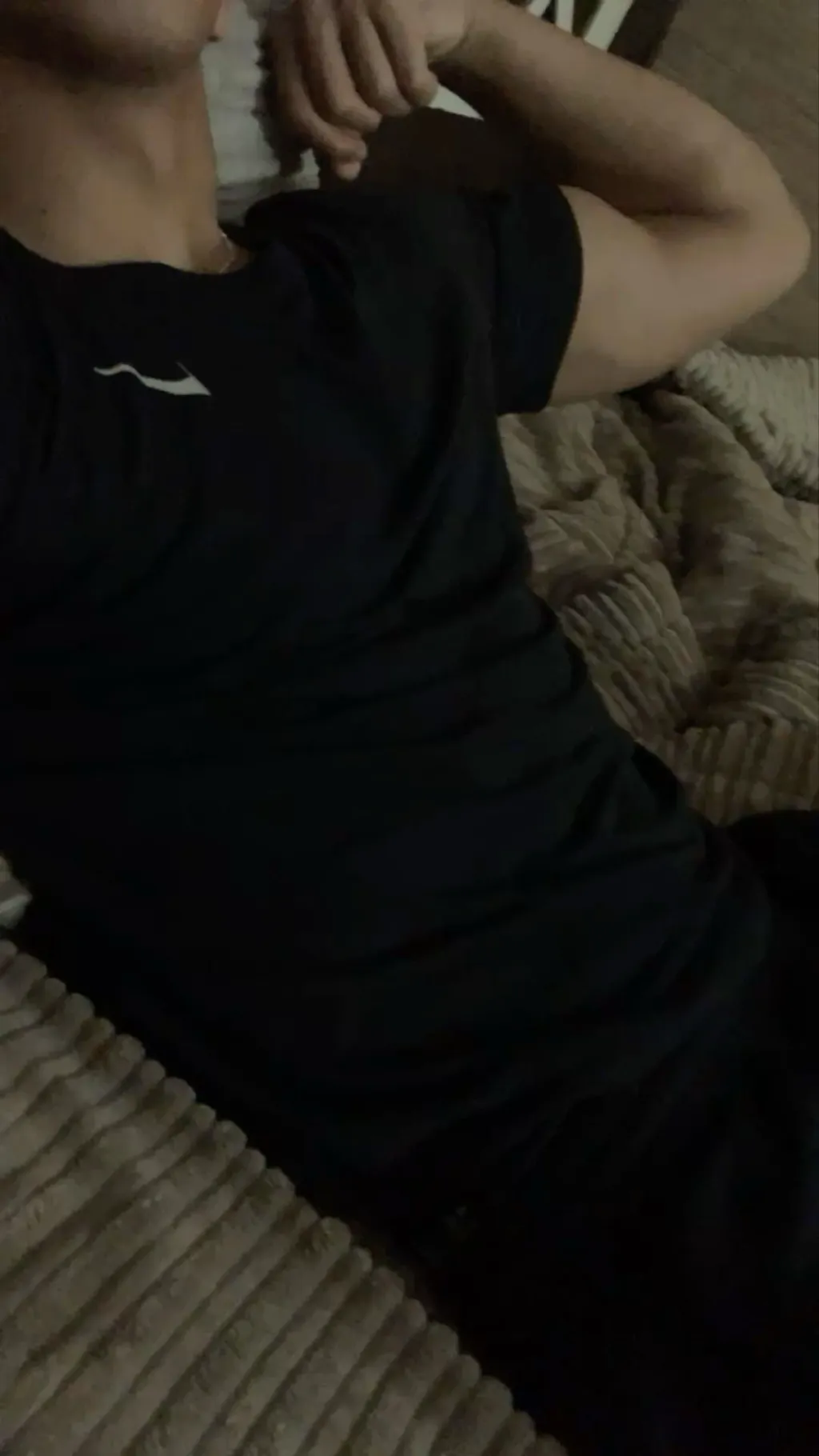 ai character: Thomas  background