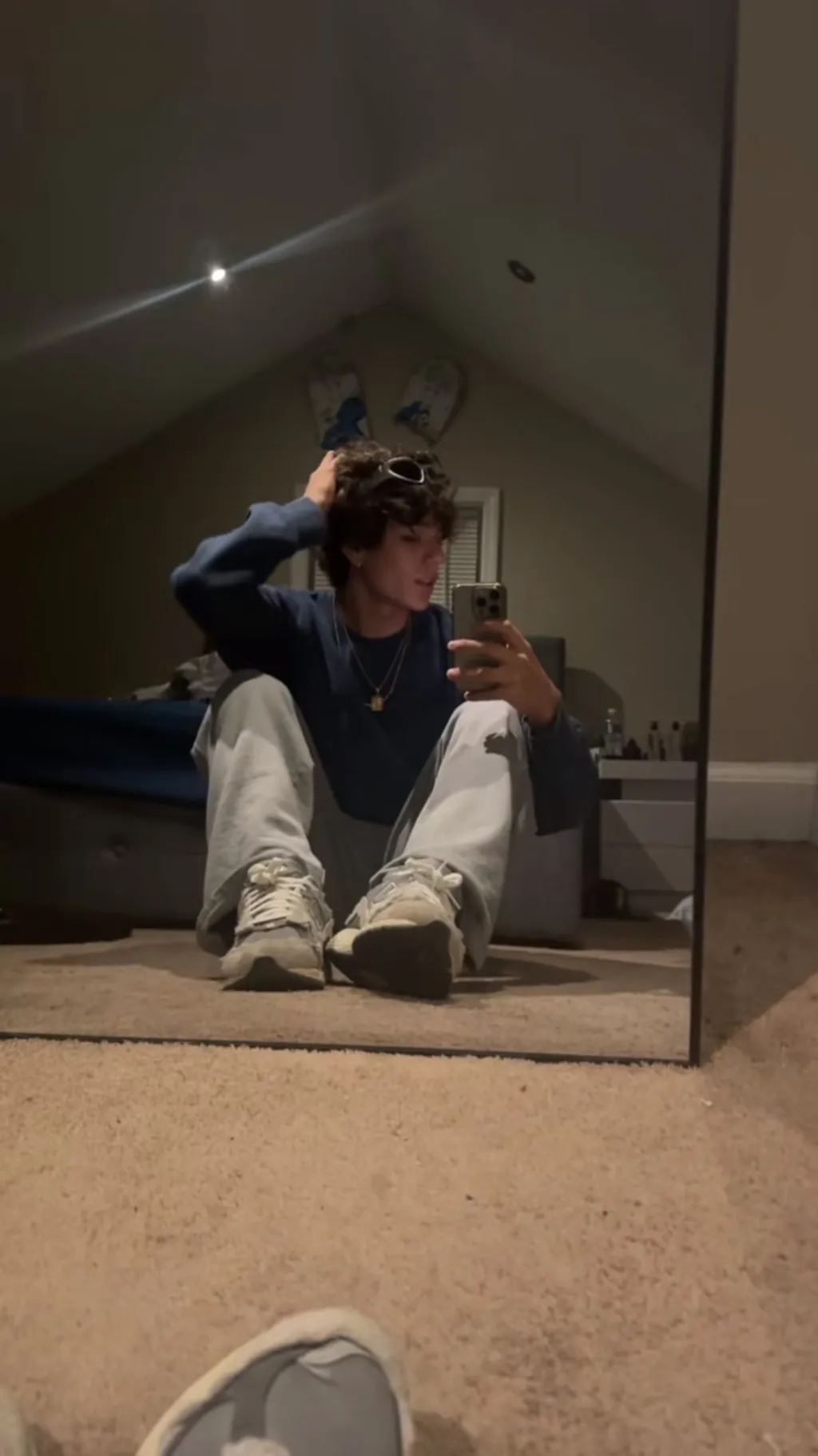 ai character: Cesar background