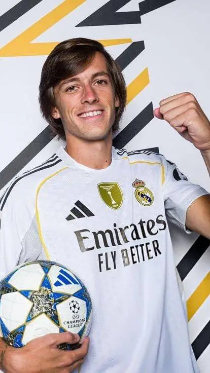 ai character: Álvaro Carreras background