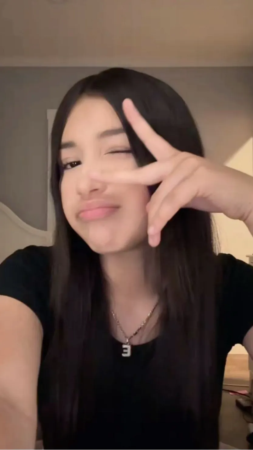 ai character: Pookie wookie background