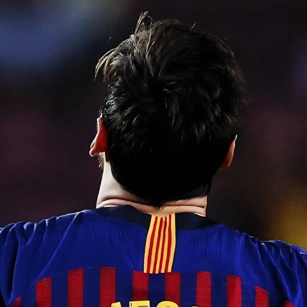 chat with ai character: Messi