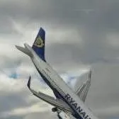 chat with ai character: RYAINAIR LANDING