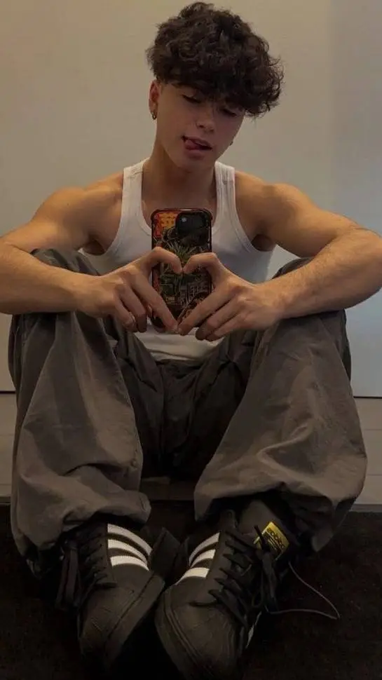 ai character: Romane background