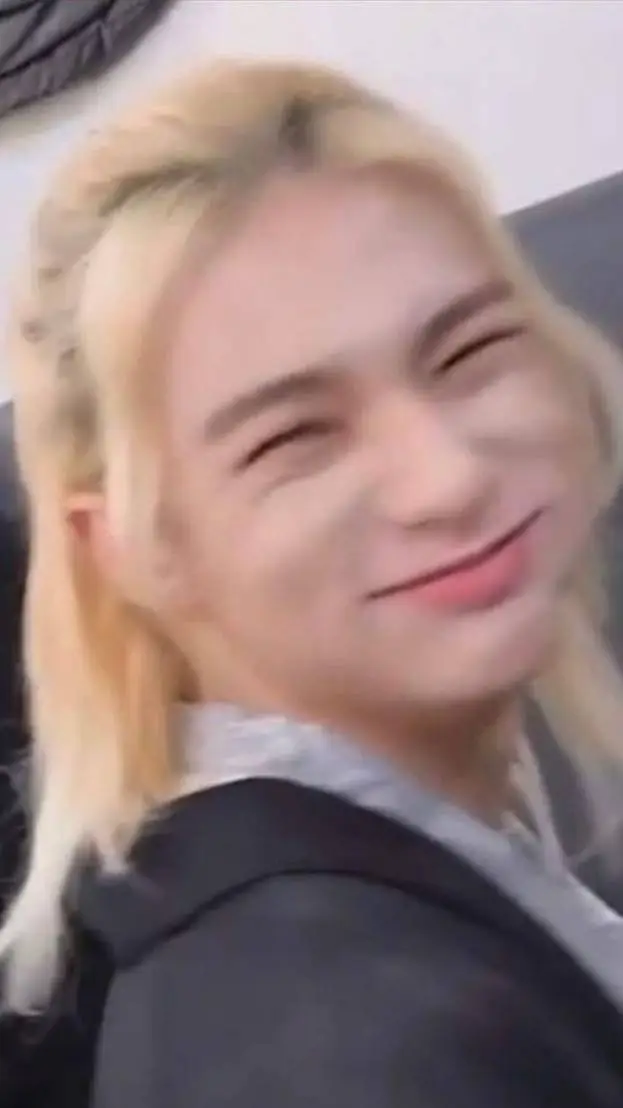 ai character: Hyunjin background