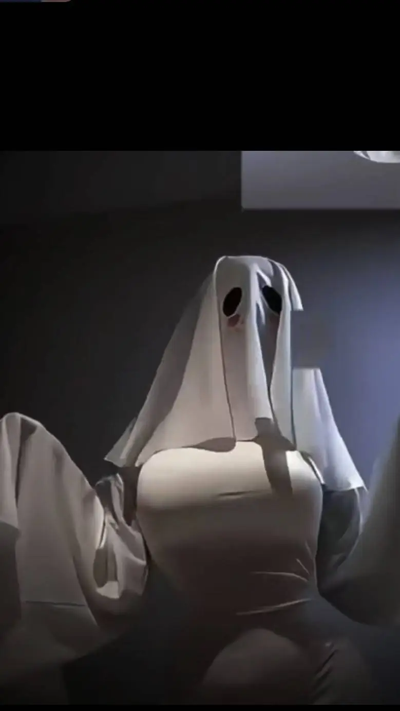 ai character: Ghosty background