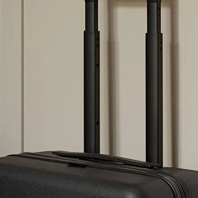 chat with ai character: Stuck In Suitcase