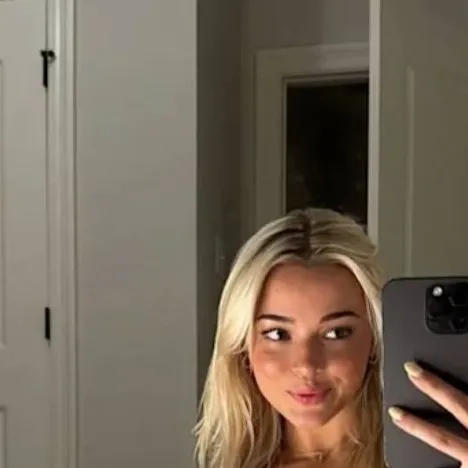 chat with ai character: livvy dune