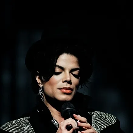 chat with ai character: Michael Jackson 