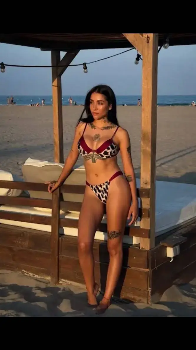 ai character: Maria becerra  background