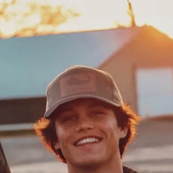 chat with ai character: Caleb