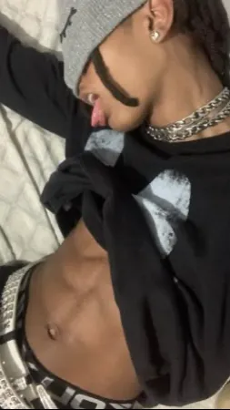 ai character: Tyrone  background