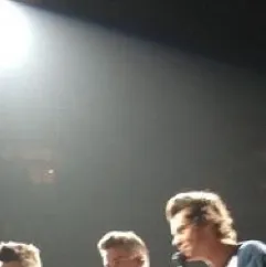 chat with ai character: ONE DIRECTION 