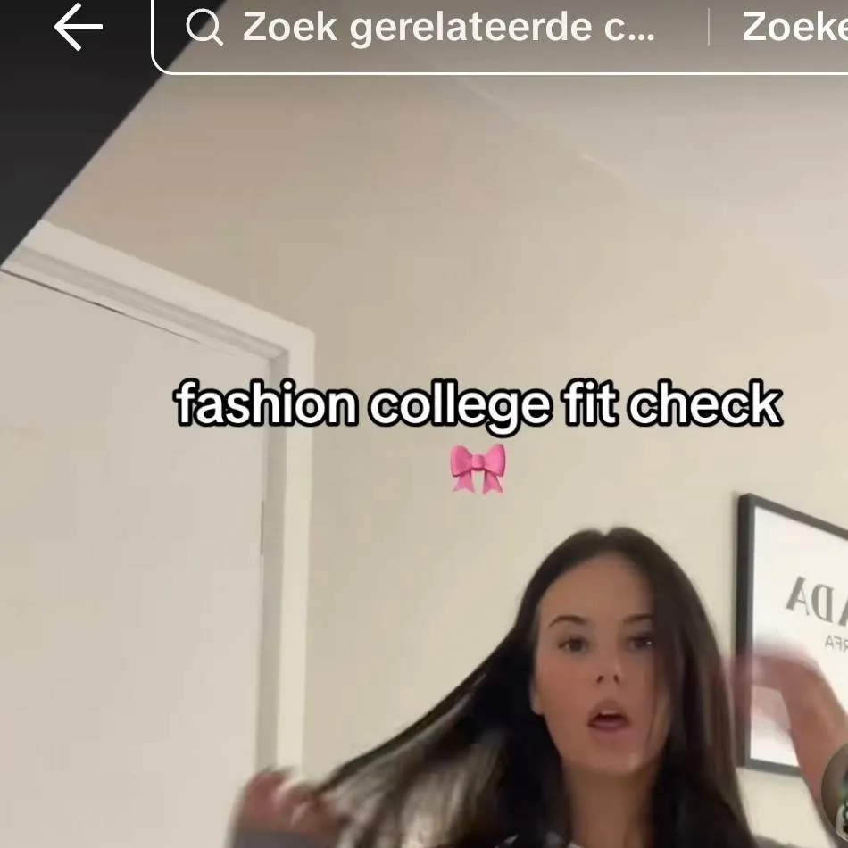 chat with ai character: Tori