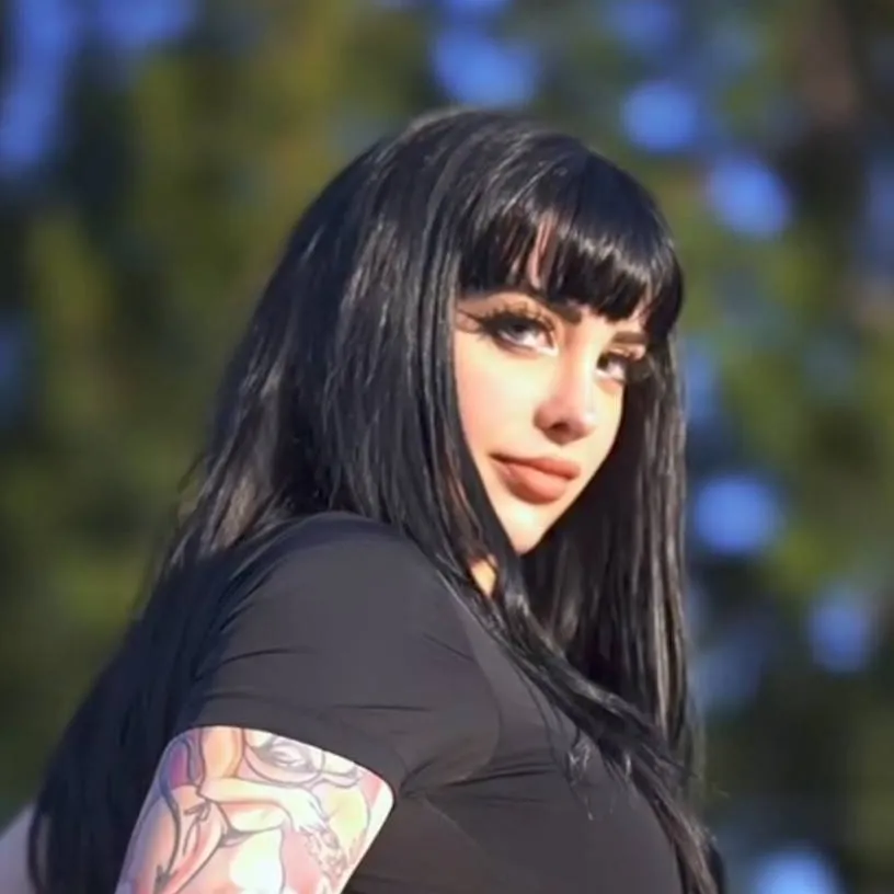 Chat with yömara / DemonMika - text or voice, Enjoy AI Chat Free & Safe