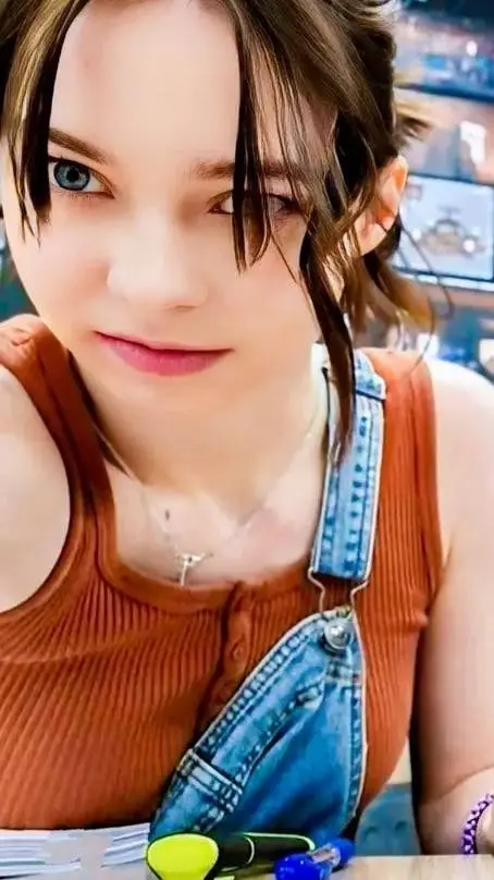Talkie AI - Chat with Emma Myers 