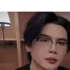 chat with ai character: Kim